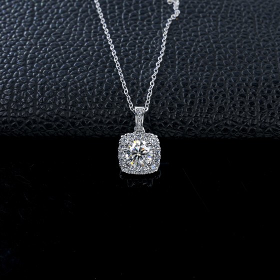 Moissanite Pendant (P1131)