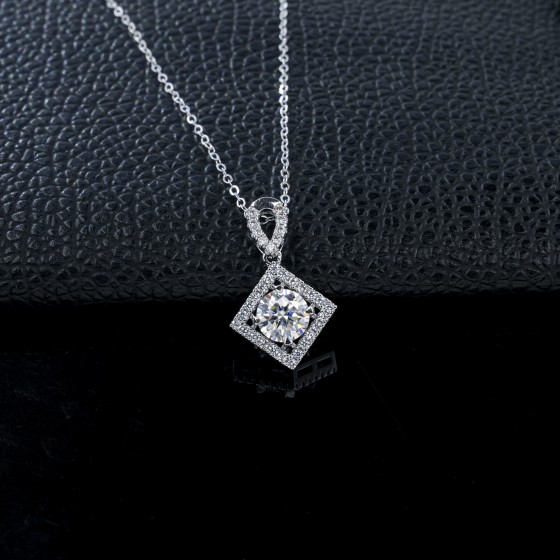 Moissanite Pendant (P5520)